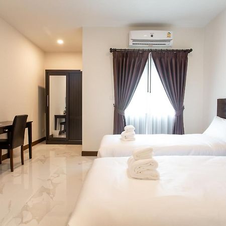 Khampare Chiang Mai Hotel Exteriör bild